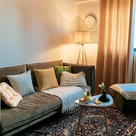 Entire Serviced Apartment With A Beautiful View Tirana Exterior photo