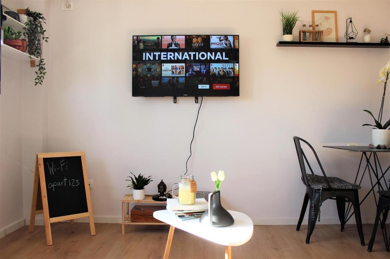 Entire Serviced Apartment With A Beautiful View Tirana Exterior photo