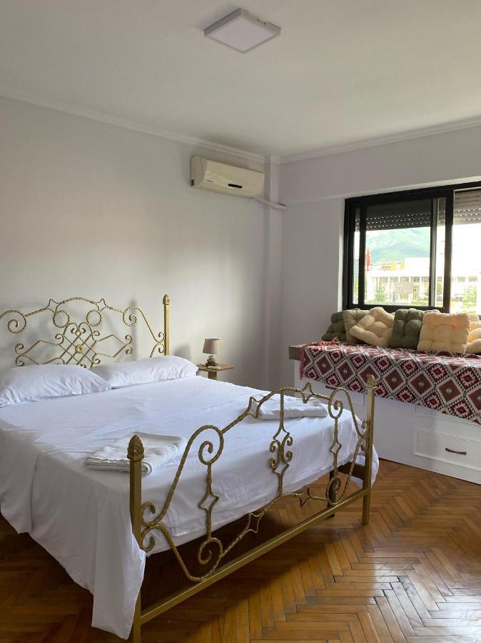 Entire Serviced Apartment With A Beautiful View Tirana Exterior photo