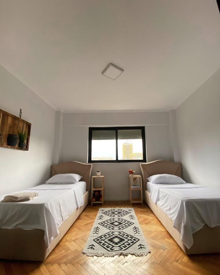 Entire Serviced Apartment With A Beautiful View Tirana Exterior photo