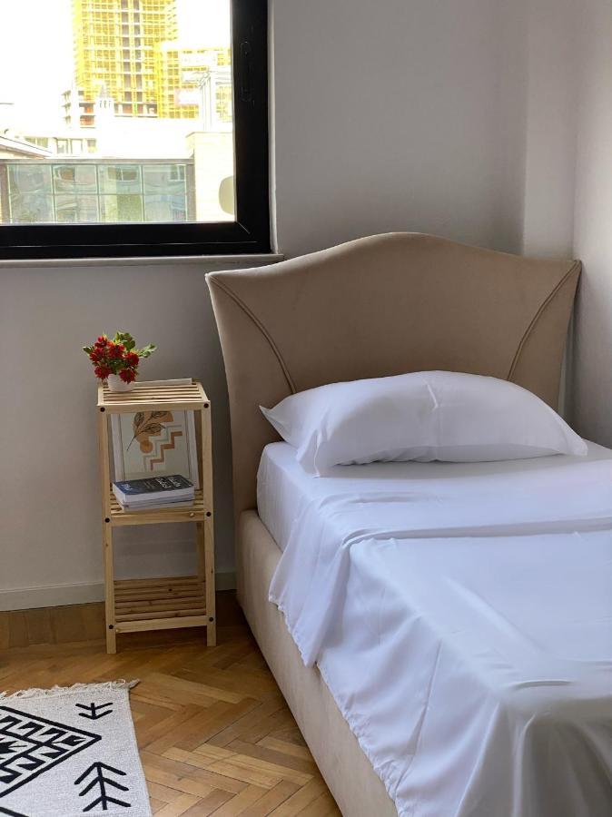 Entire Serviced Apartment With A Beautiful View Tirana Exterior photo