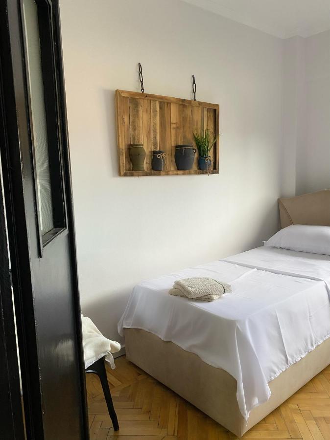 Entire Serviced Apartment With A Beautiful View Tirana Exterior photo